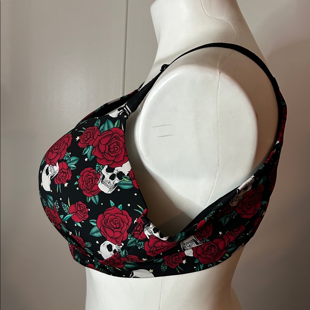 Torrid Curve Bra - Picture 2 of 4